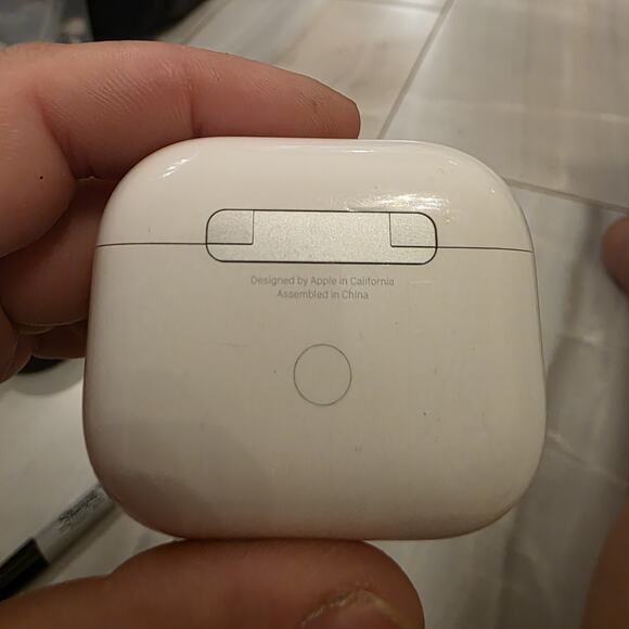 Apple Airpods 3rd Generation A2897 Lightning Charging Case rigth Earbud Only - Picture 10 of 13